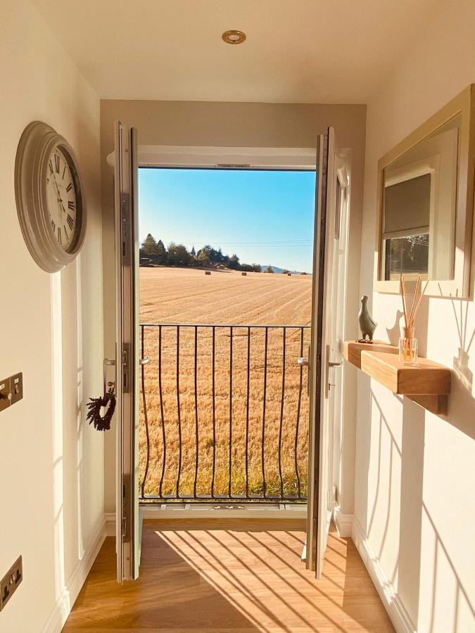 'Wardlaw View' Luxury Studio Apartment With Stunning View Kirkhill Kültér fotó