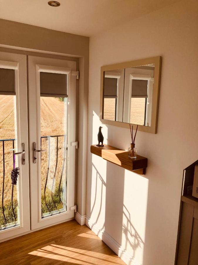 'Wardlaw View' Luxury Studio Apartment With Stunning View Kirkhill Kültér fotó